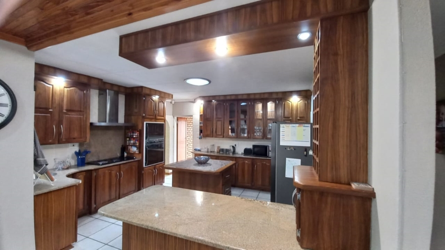 4 Bedroom Property for Sale in Van Der Hoff Park North West